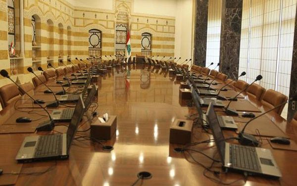 محرّكات التأليف عادت الى الدوران... وتكتم عن افكار جديدة للحل.