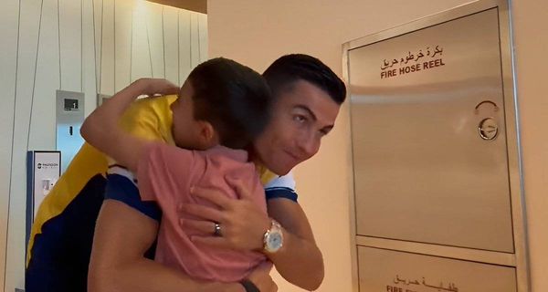 رونالدو يحقق أمنية طفل سوري