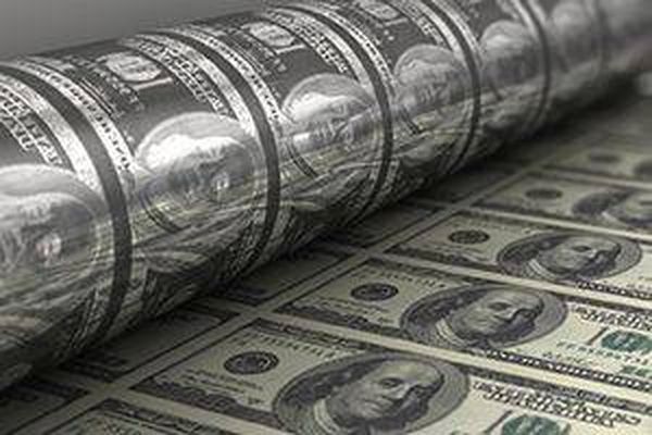 الدولار الأمريكي يستأنف خسائره قبيل بيانات التضخم الرئيسية فى الولايات المتحدة