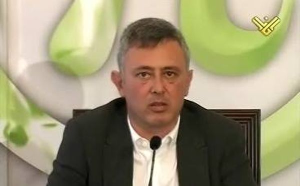 فرنجية مع الترحيل ... واكرم شهيب يبحث في حلول