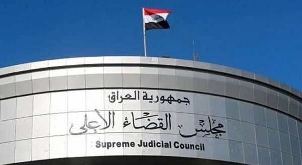 كنز مخبأ.. ملايين الدولارات وسبائك ذهب في قبضة القضاء العراقي