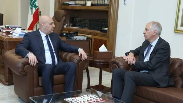 عون عرض مع ماغرو الإتصالات لعقد مؤتمر دولي
لدعم الجيش... وأبرق الى رئيسة فنزويلا بالإنابة معزياً