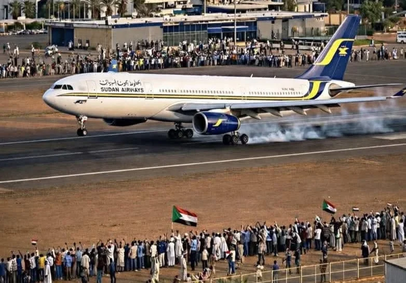 مطار الخرطوم يستقبل أول رحلة جوية منذ اندلاع الحرب