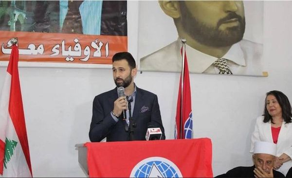 تيمور جنبلاط: لن نسمح لحزب الله والتيار
بمحاصرة الجبل... وأخذ لبنان رهينة