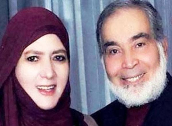 بالصور۔۔۔ الفنان حسن يوسف وزوجته شمس البارودي مع عائلتهما