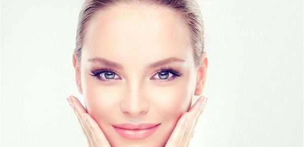 إليك سيدتي.. تعرفي على فوائد الزيت الليلي لجمال بشرتك