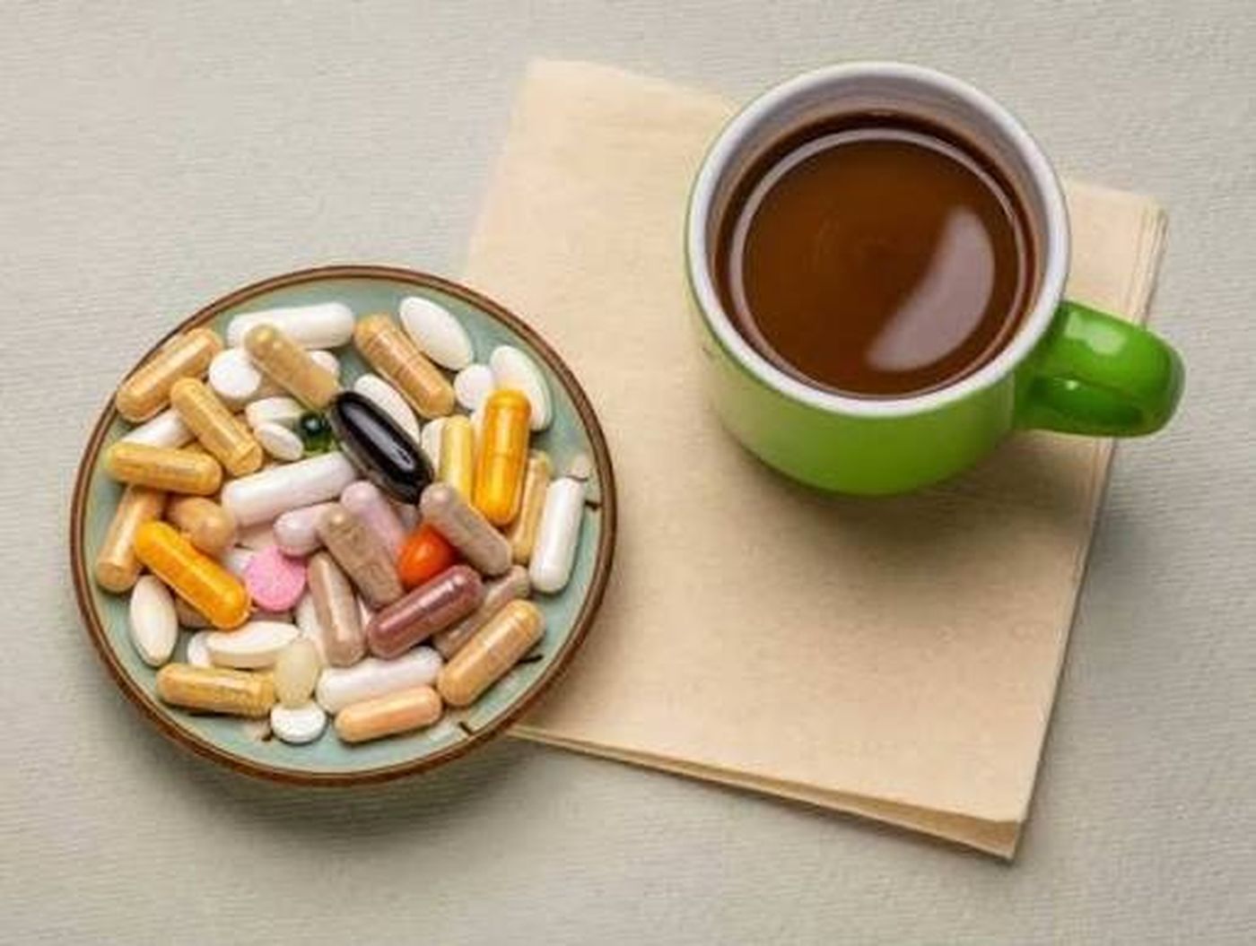 احذر القهوة مع هذه الأدوية.. مخاطر قد لا تتوقعها