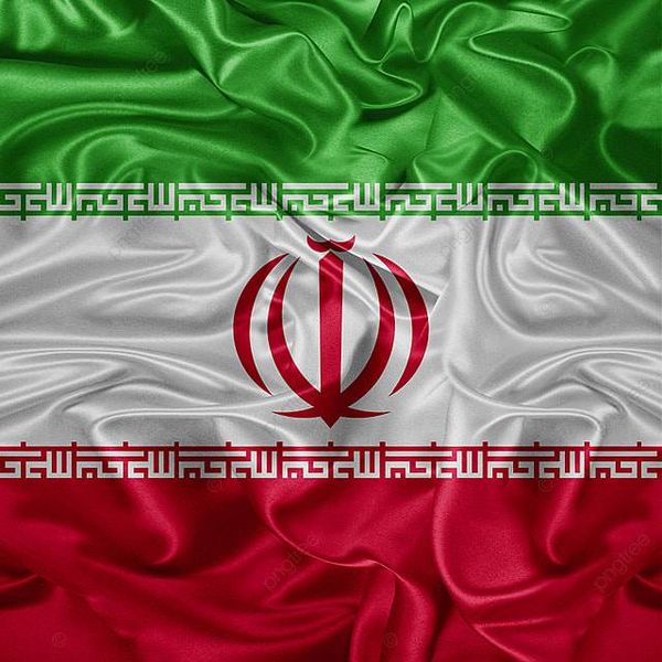 إيران تستعد لإطلاق أول صاروخ فضائي من قاعدة 