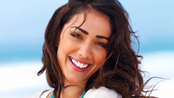 15 نصيحة جمالية تسهل حياتك في موسم الإجازات