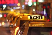حظروها من "بولت" لكونها إمرأة.. سائقة تاكسي تكشف لـ"الديار" ما عانته من تمييز جنسي