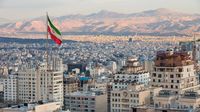 مضيق هرمز على صفيح ساخن... إيران تشترط "تغيير السلوك الأميركي"