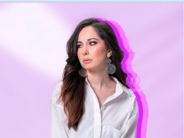 ميرنا كوزا تطلق ميني ألبوم بعنوان " الحب حلو"