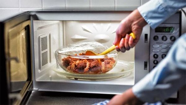 5 أمراض خطيرة يسببها استخدام الميكروويف