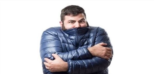 هل يساعد الشعور بالبرد على إنقاص الوزن؟