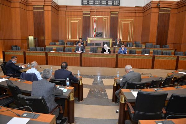 لجنة التربية أقرت مشروع انشاء نقابة إلزامية للاختصاصيين في علم التغذية والوجبات مع بعض التعديلات
