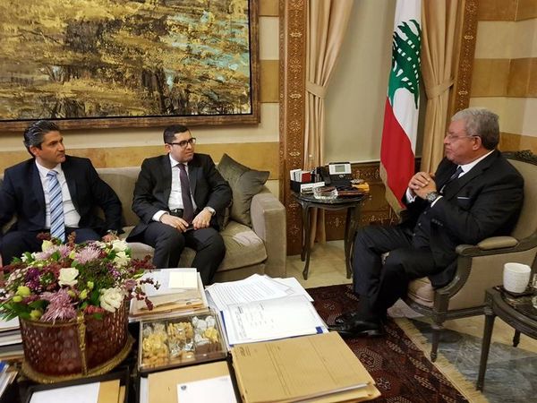المشنوق عرض مع محافظي البقاع وجبل لبنان المهام الموكلة إليهما