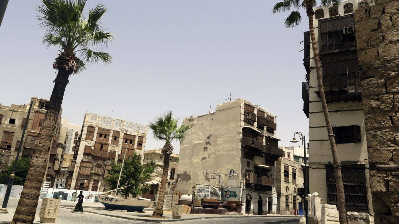 حادث أمني يهز السعودية.. مطلوب يفجر نفسه في جدة