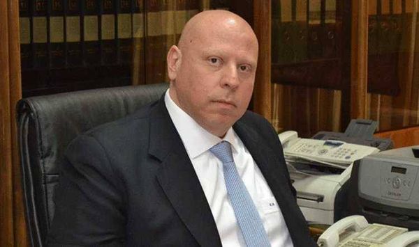 بالوثيقة: كف يد محافظ الشمال عن بلدية الميناء