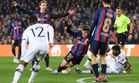 بطولة يوروبا ليغ في كرة القدم :
تعادل برشلونة مع مانشستر يونايتد ذهاباً (2-2)