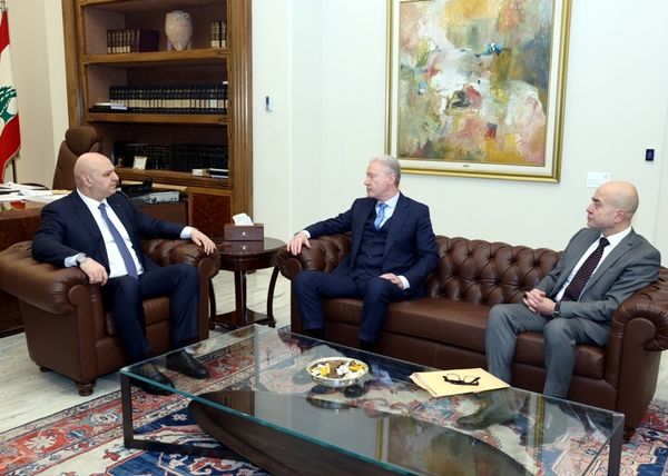 رجي يطلع عون على نتائج اللقاءات التي عقدها في نيويورك وواشنطن