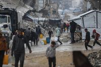 نازحون يعيشون قرب مكبات النفايات في غزة والمخاطر الصحية والبيئية تتفاقم!