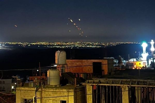 حرس الثورة يستهدف قاعدة "الأزرق" الأميركية في الأردن و8 ناقلات نفط