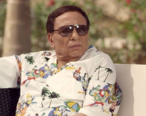 عادل إمام يكشف صورة نادرة من حياته الخاصة... وقرار مفاجئ يتعلق بعمله!