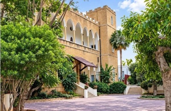 بعد الإستياء المسيحي... إلغاء قرار بيع مدرسة الناصرة في الأشرفية 
والرهبنة الأنطونية المرشّح الأبرز لإستئجارها العام المقبل