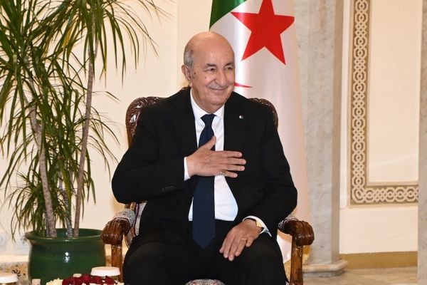 الرئيس الجزائري: مستعدون للوساطة في مضيق هرمز