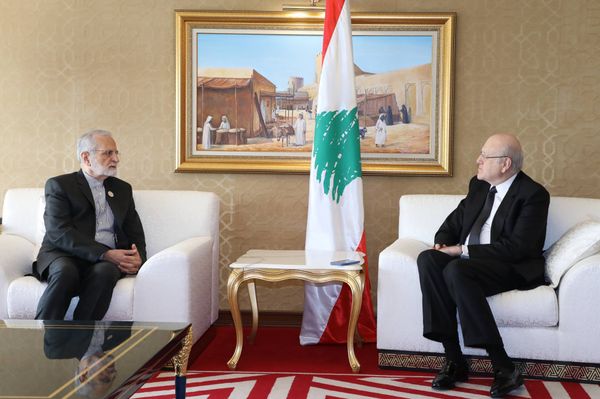 واصل لليوم الثاني لقاءاته في قطر
ميقاتي للعمامرة: نتمنّى على الجزائر
إعفاء لبنان من قرار منع تصدير السكر