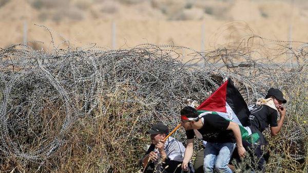 إسرائيل تبني جدارا إضافيا حول غزة لمنع "تسلل" الفلسطينيين