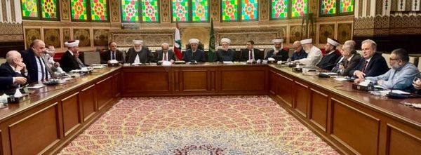 المجلس الشرعي الأعلى أشاد بقرار حصر السلاح
...ودعا الى الالتفاف حول الحكومة ورئيسها