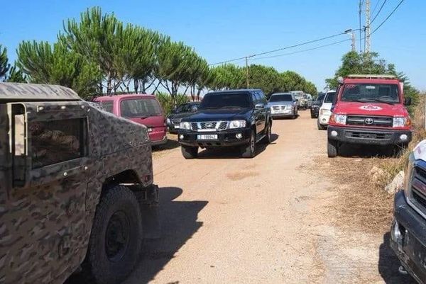 قائد الجيش يتفقد الوحدات العسكرية المنتشرة في زوطر الغربية