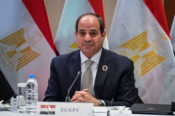السيسي يبحث أزمة الوقود وزيادة الانتاج المحلي
