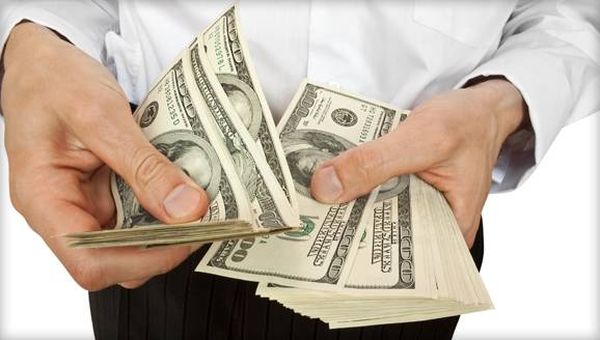 جمعوا تبرعات بقيمة 400 ألف دولار فماذا حصل بعد احتيالهم؟