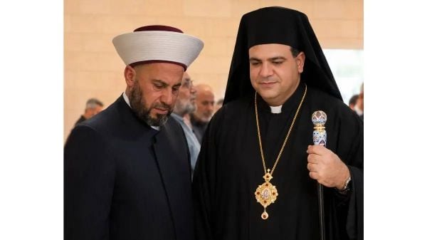 المطران إبراهيم يعزّي مفتي زحلة والبقاع بوفاة والده
