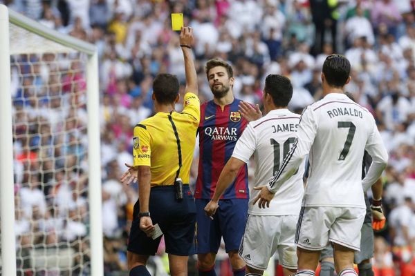 الحكم "المنبوذ" يدير مباراة أتلتيكو مدريد وبرشلونة!