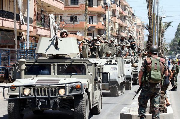 «طارت» الخطة الأمنيّة بعد تسريب إتهام دياب بتفجير مسجدي التقوى والسلام<br>
نواب طرابلس يُناشدون الرئيس سليمان قطع العلاقة مع دمشق والوضع مُتوتر<br>
هل ينسف سقوط الخطة الأمنيّة في العاصمة الثانية الوضع الأمني في لبنان ؟