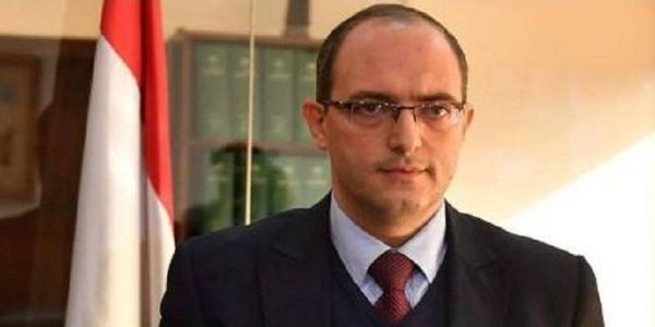 عطيه حيا موظفي الادارة العامة في عيد العمال