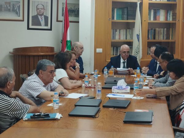 السفير الصيني من نقابة المحررين: نتواصل مع المعنيين لدعم وقف النار في لبنان