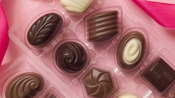 لماذا تعتبر الشوكولاتة الداكنة أفضل من شوكولاتة الحليب؟