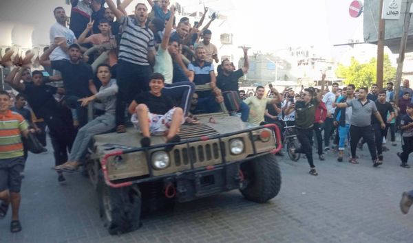 لن نرفع الكؤوس للغزاة