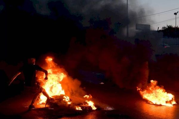 أكثر من 11 مليار دولار حجم تهريب البنزين خلال عشرة أعوام والتداعيات كارثية
الدولار تجاوز الـ 18 ألف ليرة.. وأكثر من 100 مليون دولار أميركي أرباح التجار
غاز لبنان على مشرحة المفاوضات الدولية.. والسلطة السياسية «تفرّط به» على طبق من ذهب