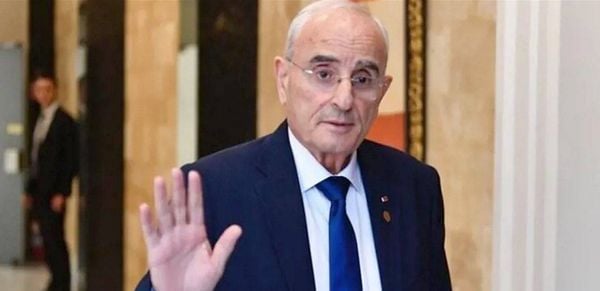 جلسة حكومية بلا منسّى.. ومساعٍ لاحتواء أزمة "الدفاع"
