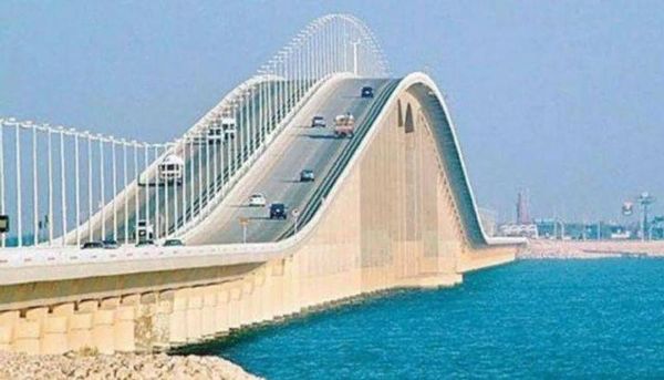 استئناف حركة المرور على جسر الملك فهد بعد تعليق احترازي