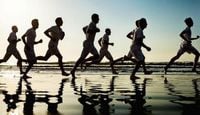 8 أكواب ماء و10 آلاف خطوة.. 8 خرافات صحية صدقناها لسنوات