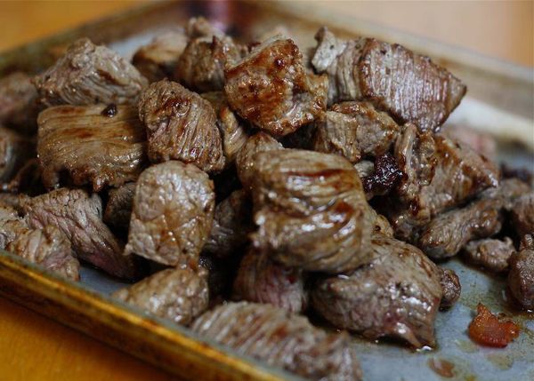 احذر الإفراط في تناول اللحوم خلال العيد لهذه الأسباب