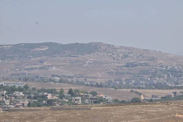 قصف مدفعي إسرائيلي استهدف منذ لحظات تلال علي الطاهر في النبطية