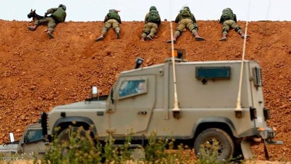 بالصور- طرق مبتكرة استخدمها الفلسطينيون للتشويش على قناصي العدو