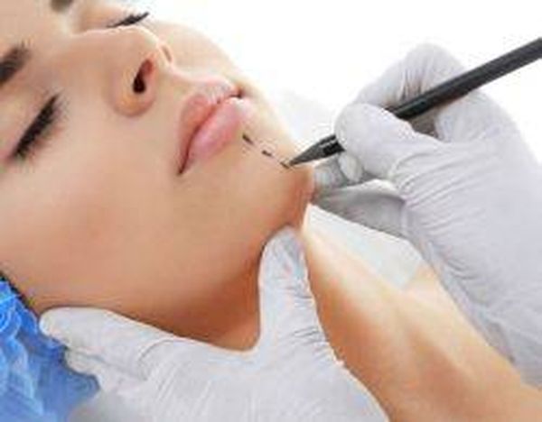 ماذا تعرفين عن عملية تجميل الذقن؟